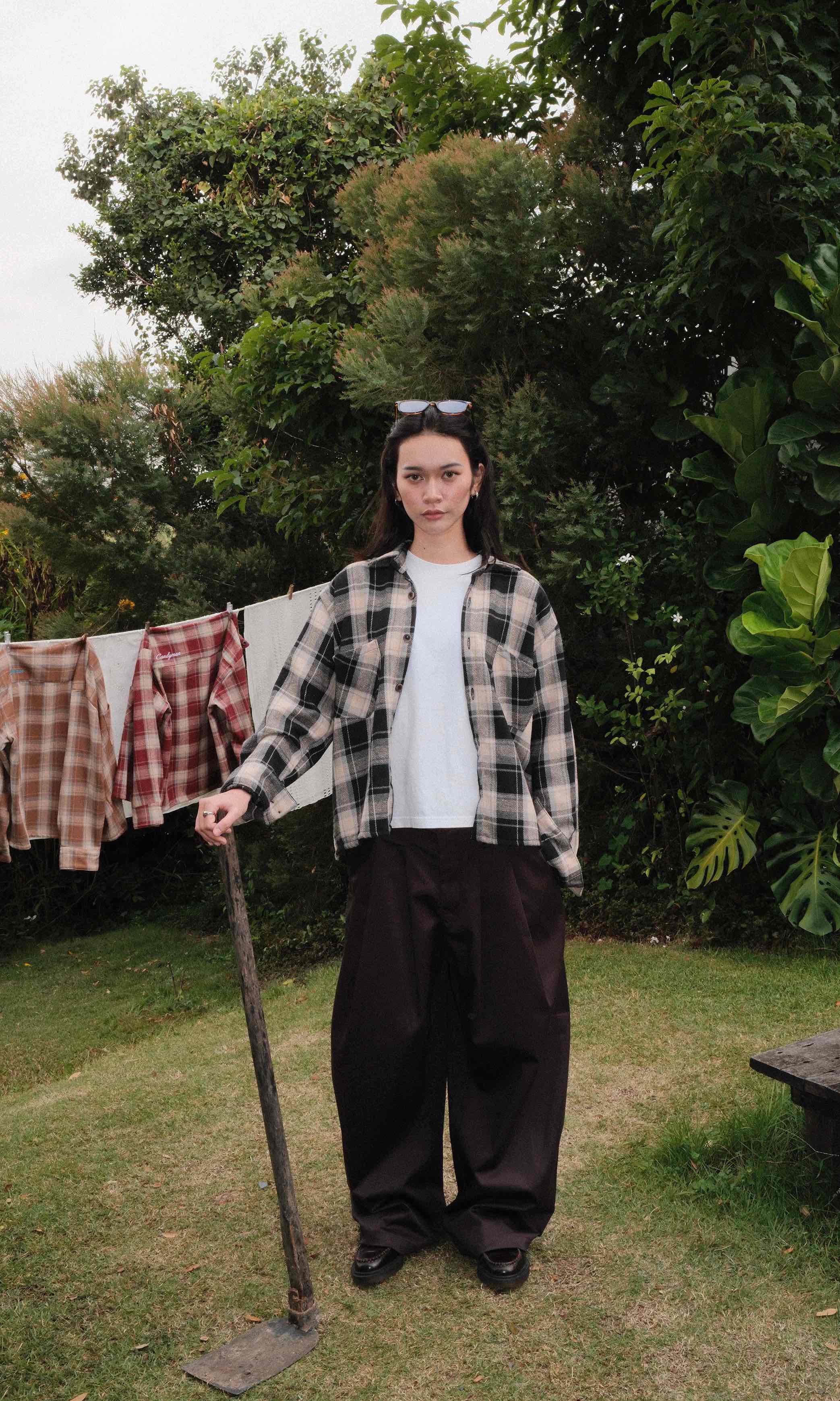 Candy Man BLACK FLANNEL  •POLYESTER + COTTON
•EMBROIDERY AT THE BACK
•FITS OVERSIZE
•MODEL 167 WEARING S